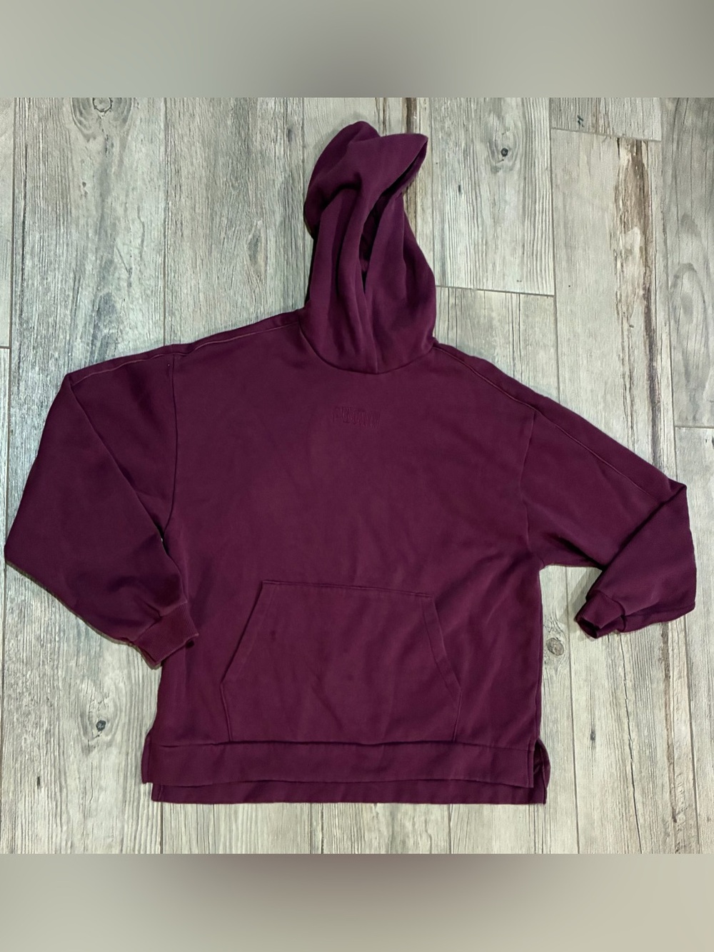 PUMA Women’s XL Burgundy Oversized Pullover Hoodie Tonal Logo Kangaroo Pocket - Picture 2 of 7